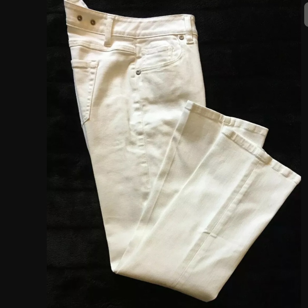 🎈CAbi white “Kick it Crop” jeans size 4